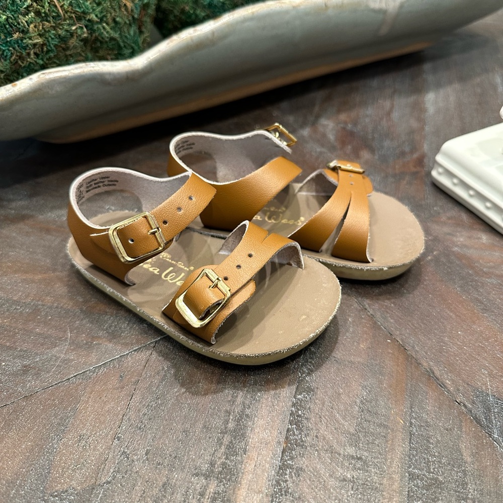 Boys sun sandals. Lightly worn